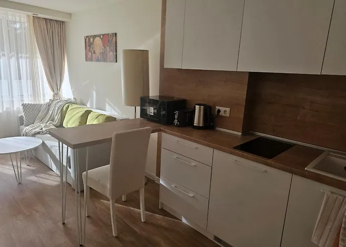 Апартамент Sunlit Forest *